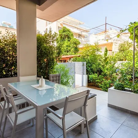 A Homes Greece - Urban Garden Retreat Kalamáta Buitenkant foto