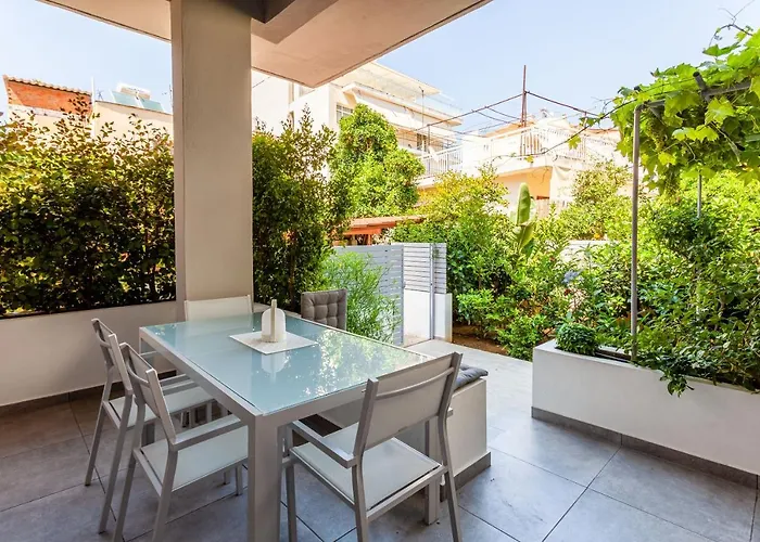 A Homes Greece - Urban Garden Retreat Kalamata