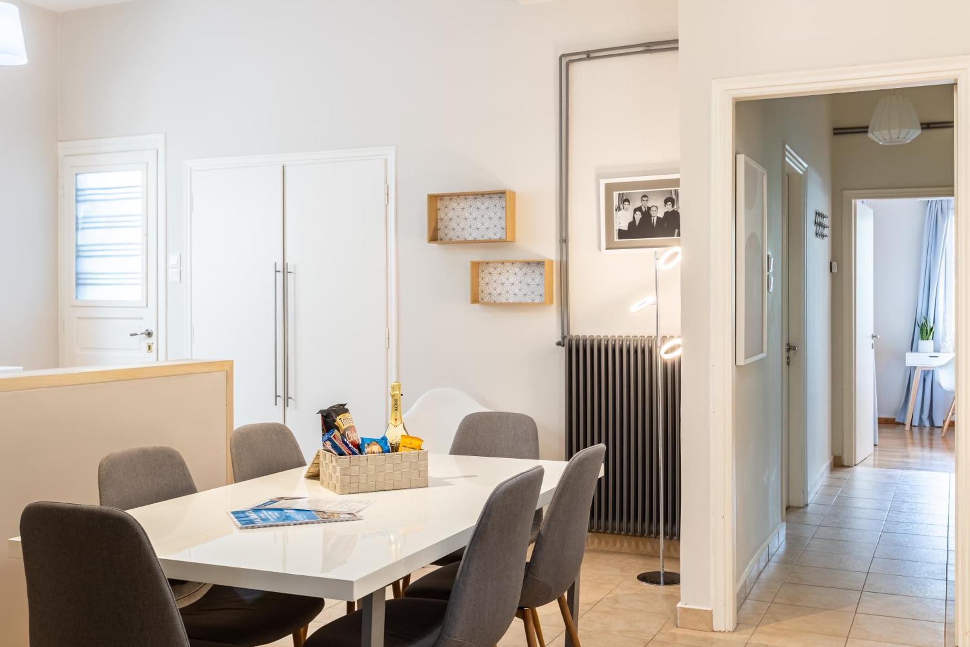A Homes Greece - Urban Garden Retreat Kalamata