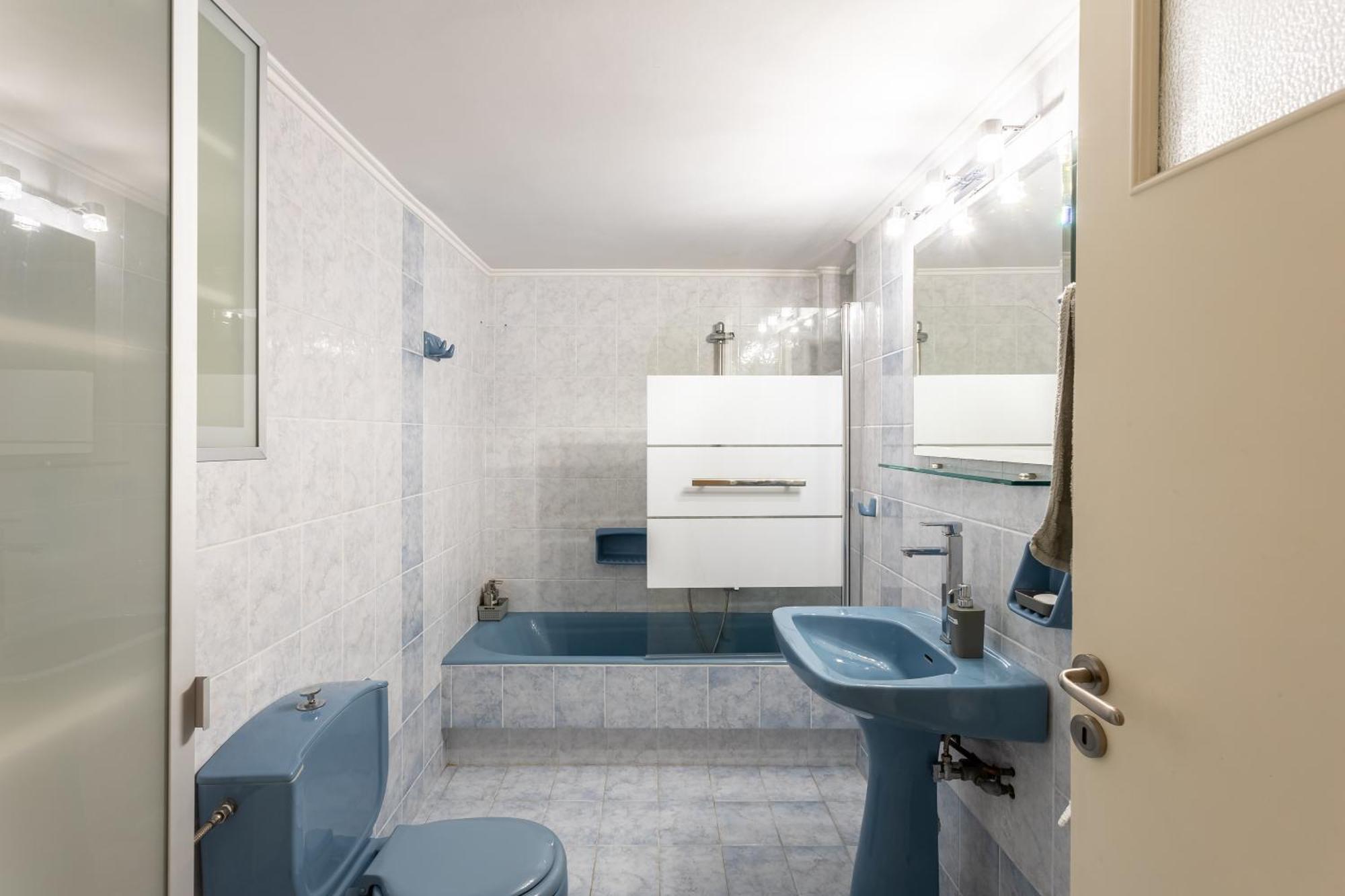 A Homes Greece - Urban Garden Retreat